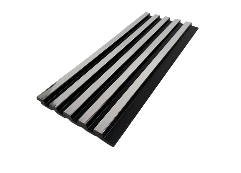 Metallisk riflet PS vægpanel