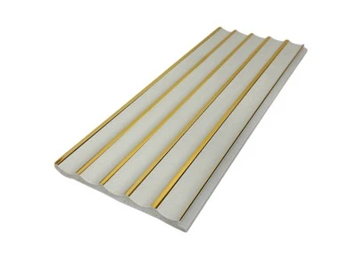 Moderne riflet PS vægpanel med elegant finish